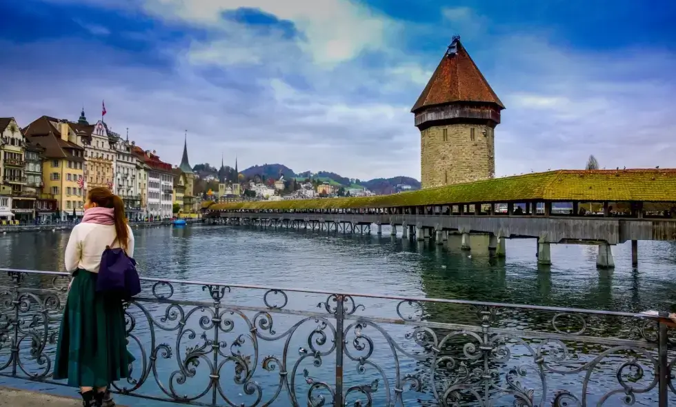 Traveling in Switzerland by Car – When and Where is it Worth Buying an E-vignette?